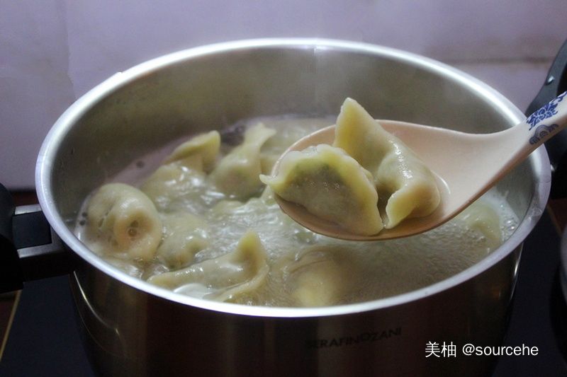  奶奶|冬至饺子这样做，皮薄馅大汁多，Q弹不易破，馅料实惠又鲜美