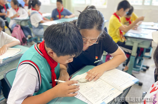 学生|裴燕——默默无闻奉献智慧 孜孜不倦耕耘心田