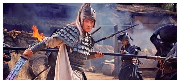 夫人|在《三国演义》中,若不是曹操相助,赵云可能早已因战而死!