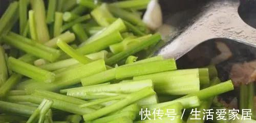 核桃仁|三伏天，2大“长寿菜”要常买！补钙、排毒、防大病，远离三高！