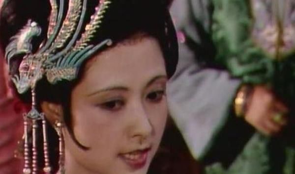 胡庸医|胡庸医看到尤二姐立刻“魂飞魄散”,是惊骇她的美貌还是病势