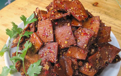  岳阳旅游，这11道本土特色美食不容错过，让你品味湖南风味