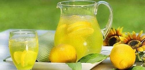檸檬口感酸甜，除了美白養顏，還有很多你不知道的功效！速看！