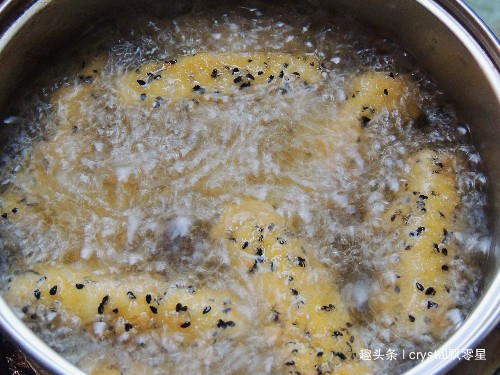 豆腐别再老一套了，教你创意新吃法，外脆里嫩，一盘不够吃