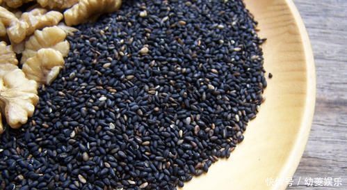 核桃加一物,胜过补药无数巧吃核桃能治4种病,不懂就亏大了