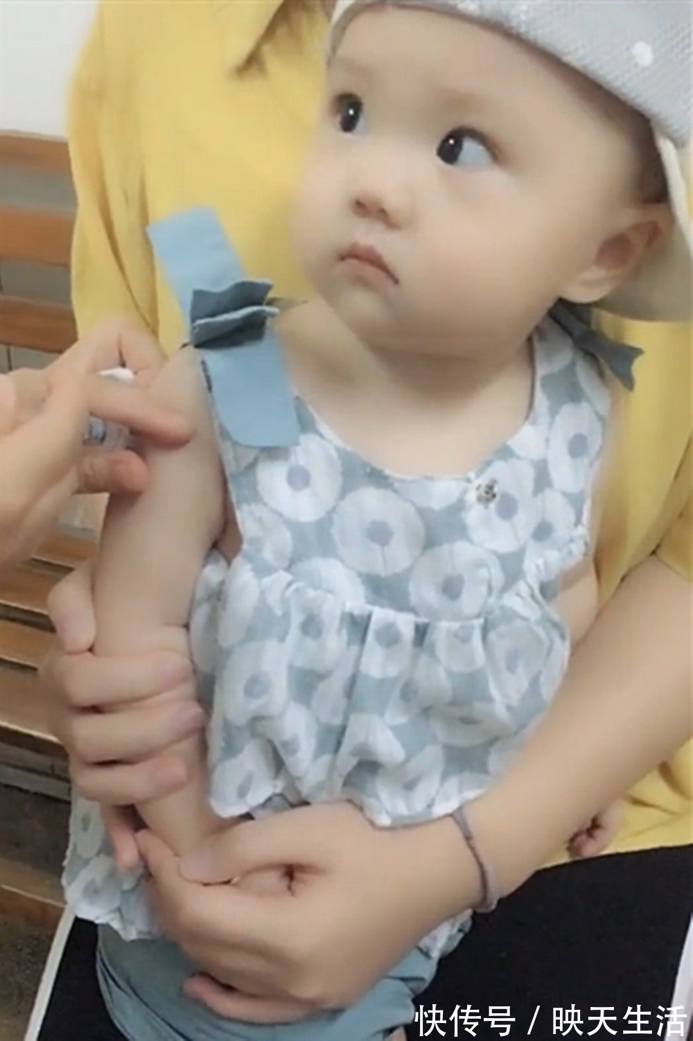 小宝宝|“确认过眼神,记住打针的人!”扎针的瞬间,宝宝反应太可爱了