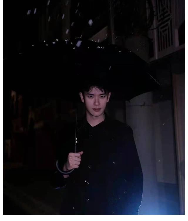 据说这是新一季最强大脑最帅男嘉宾,出场和精修图有差吗?