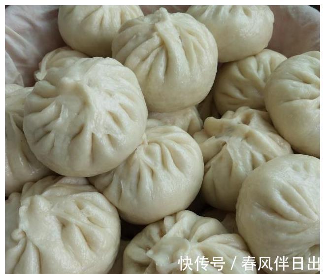 雪里红|自己在家蒸包子，鲜嫩多汁，香辣浓郁，学会再也不用外面买