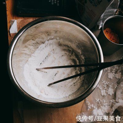 洋葱奶酪|「比司吉」香酥奶咸的洋葱奶酪司康