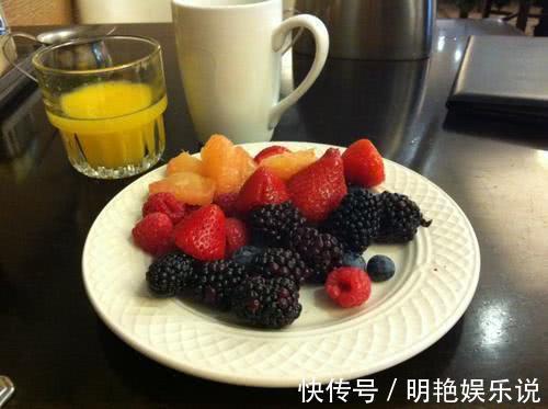 蔬菜水果|为什么50岁绝经,比47岁绝经的人更显老?多大年龄绝经最好?