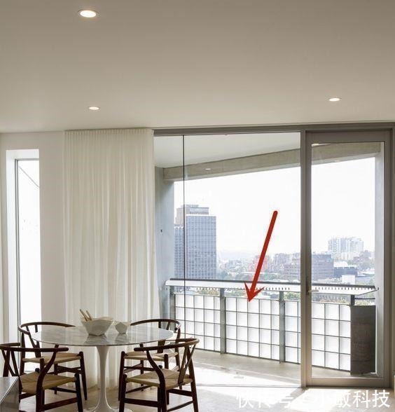 整栋楼|封阳台用玻璃砖,全小区头一家,整栋楼属我家阳台光线最好