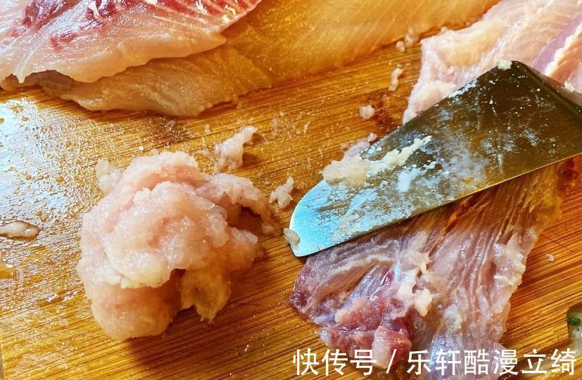 麻辣香锅|鲜香纯正的手工“鱼丸”做法,干净卫生,吃着放心