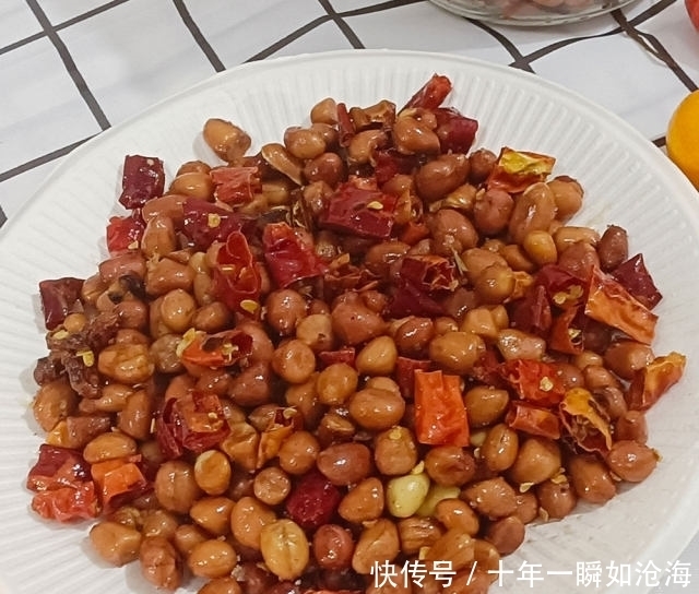 干煸麻辣花生，下酒必备，麻辣入味，做法简单