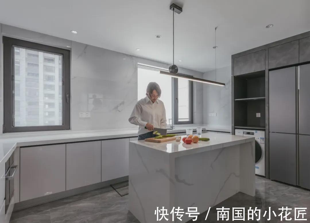 中性色|看了她家,才知道低饱和度的空间有多舒适,全屋没有一丝俗气