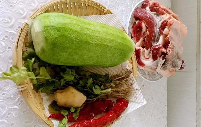  回甘|今日菜谱：大叔教你牛肉炖萝卜，清香回甘，软烂入味，家人爱吃！