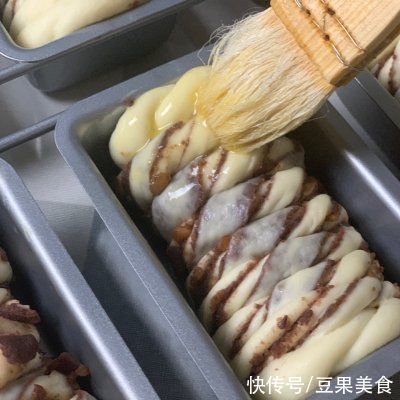 告诉你3个诀窍,在家也能做出豆沙面包卷卷