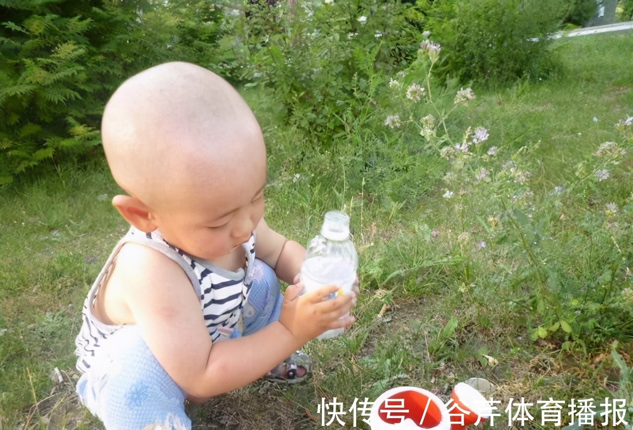 晒伤|夏天带娃的四个习惯,看似疼孩子其实是“坑娃”,妈妈奶奶快改正