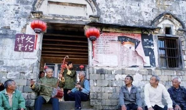 俗语:“家门有横路,子孙多富贵”有没有道理?看完明白了!