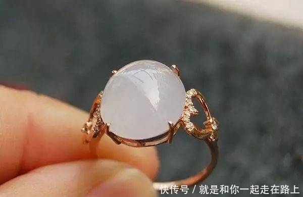 为什么紫罗兰被叫做“见光死”?