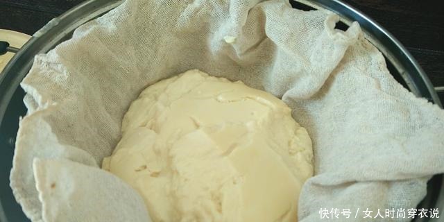 教你在家自制豆腐,一把黄豆就能做,不用石膏和卤水,健康又卫生