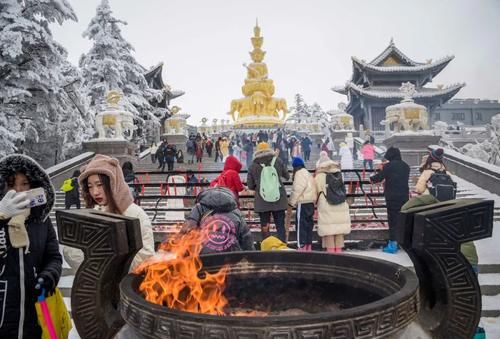 【新闻纪实】津门网李豫龙:峨眉“冬韵”