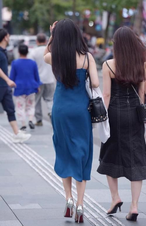 气质美女|气质美女的吊带裙造型,兼顾舒适与美感,让人一见倾心