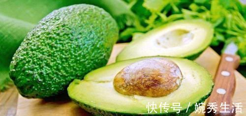 牛油果|女人不想老太快,35岁后,4种“零食”要多吃,紧致皮肤显年轻