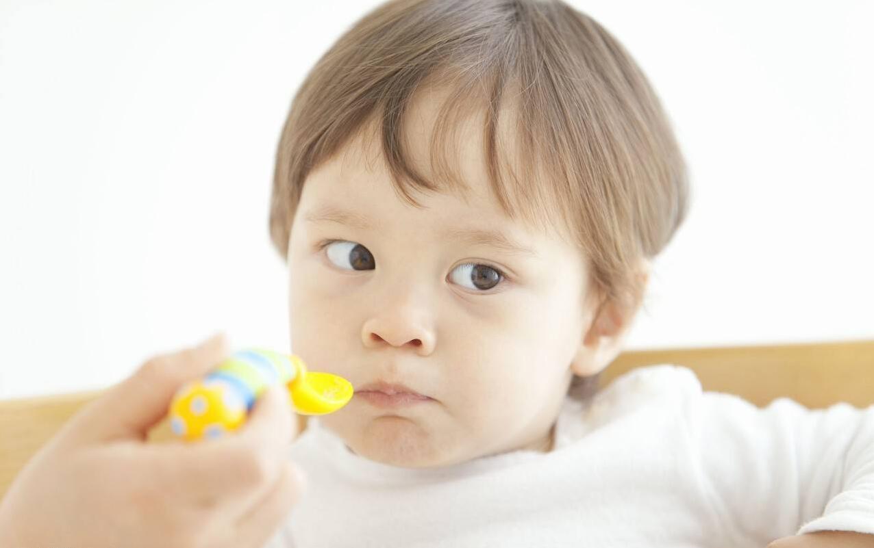 暗示|什么时候该给孩子添辅食 宝宝这7个暗示, 妈妈可一定要看懂