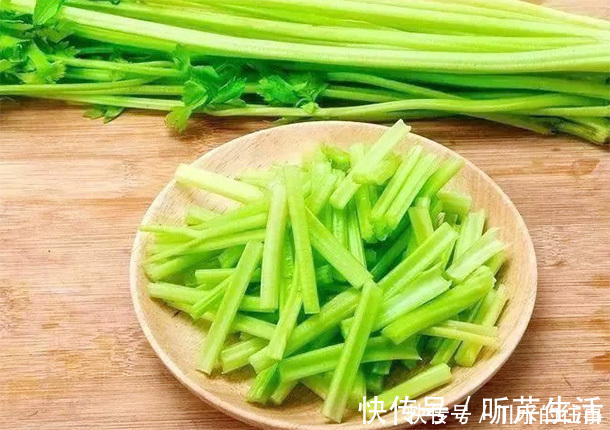 维生素d|50岁后多吃3种“溶栓剂”,血管不堵了,身体清爽了,健康更长寿