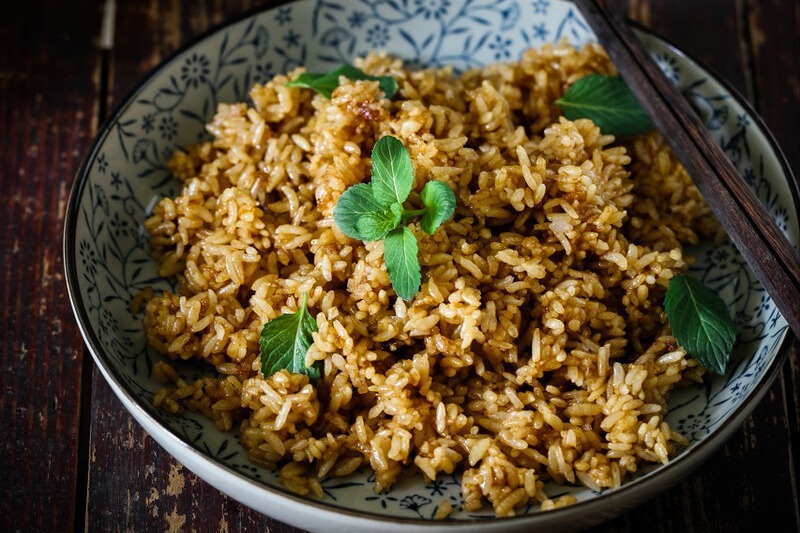 酱油炒饭，颜色红亮味道香，米饭分明，还得多做这一步