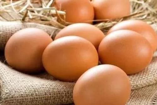 蛋白质|每天吃一个鸡蛋，和不吃鸡蛋的人，有什么区别？医生说出真心话