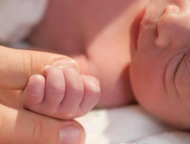 宝妈|宝宝出生后,被医生抱走的“神秘10分钟”,都经历了什么?