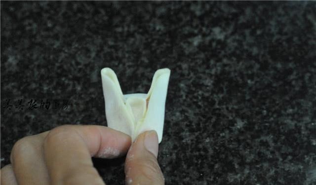 儿子三天两头要吃此早餐，平底锅一烙10分钟就上桌，解馋还顶饱