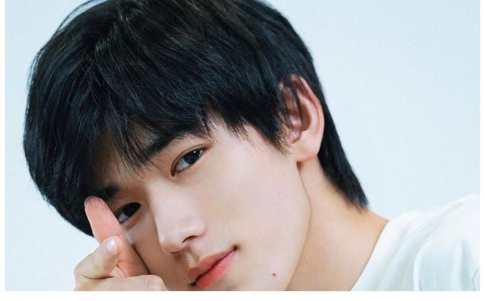 新锐艺人热度榜:宋亚轩断层第一,刘雨昕名次下滑,而他让人意外