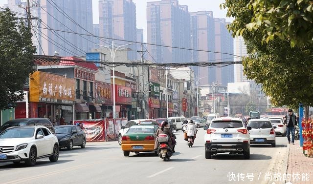 南阳这家16年扣碗老店，每天爆满！去晚了没地方坐！