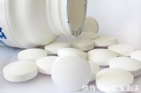 水果|这几种食物要记得少让孩子吃,可能会损伤孩子的发育,家长要重视