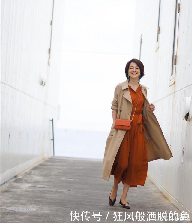 不会穿的中年女性,秋冬别乱穿!借鉴这位博主的穿搭,优雅又减龄