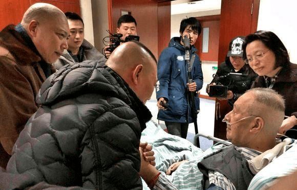 师爷|陶阳深更半夜出文追思师爷非常想您郭德纲曾因跪遗照拜师学艺惹异议