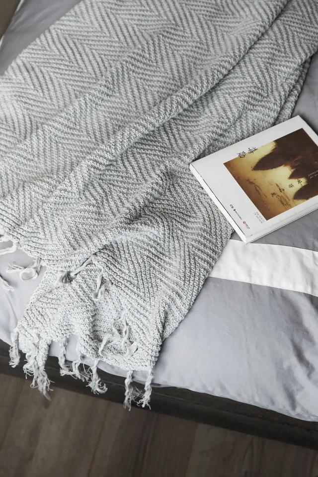 黄铜色|她家130平的新房,满足了我对家的一切期待,全屋干净利落超有品