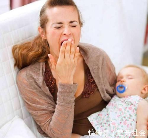 宝妈|宝宝抱着睡的香,一放下就哭,睡一会就醒?因为没做对几件事