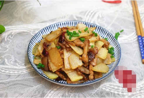 三天两头吵着要吃这菜,一块钱一斤,比肉下饭,都抢着吃