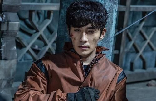 奸细|重启张起灵消失,吴三省戴上人皮面具假冒他,混进吴邪队伍找奸细