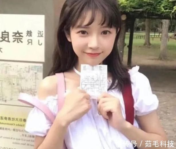 行为|初中班里,女生自以为“很仙”的3个行为,直男照照镜子吧