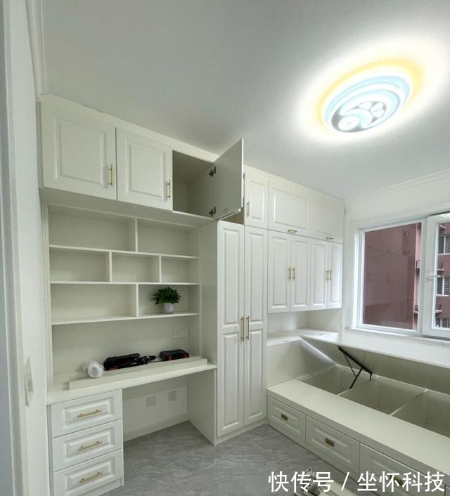 灰色|新家正式装修结束,不请设计师效果也很满意,选择灰色瓷砖很聪明