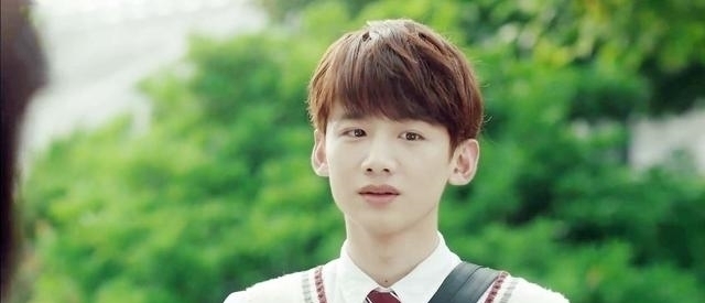 八零九零|凭一己之力拖垮三家电视台，刚火的白敬亭，不幸走上赵薇老路