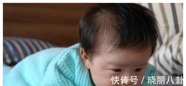 妈妈|翻身是宝宝大动作发育里程碑,到这个月龄还不会,父母要重视