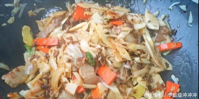 竹笋到底要不要焯水很多人少了这一步,难怪炒出的竹笋有涩味