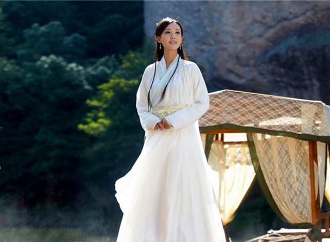  英雄传|《射雕英雄传》中，最可怕的女人名叫黄蓉？