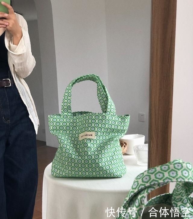 烂大街的包包别背了!2021春夏最流行的是这些