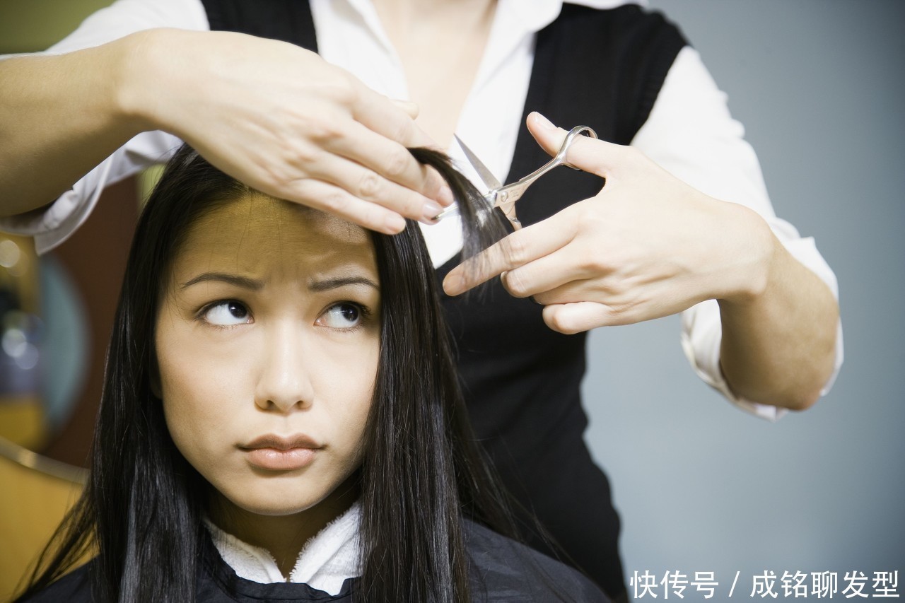 我头发剪了层次好难看怎么修?增加底线厚重感,调整层次的衔接